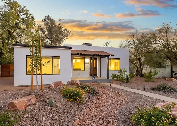 Renovated Adobe With Hot Tub-Close To U Of A