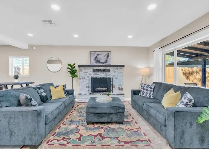 Midtown Cozy Getaway