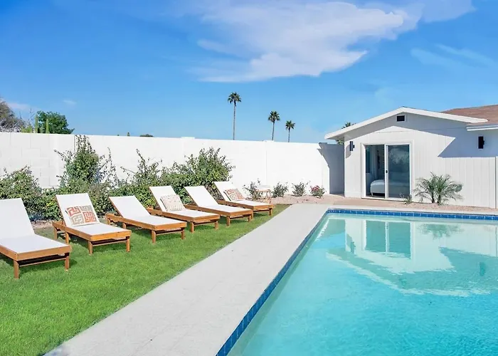 7Br Scottsdale Retreat Pool Casita & Lawn Games