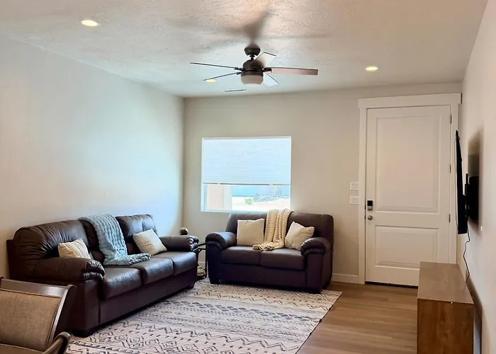 Desert Sun Oasis
