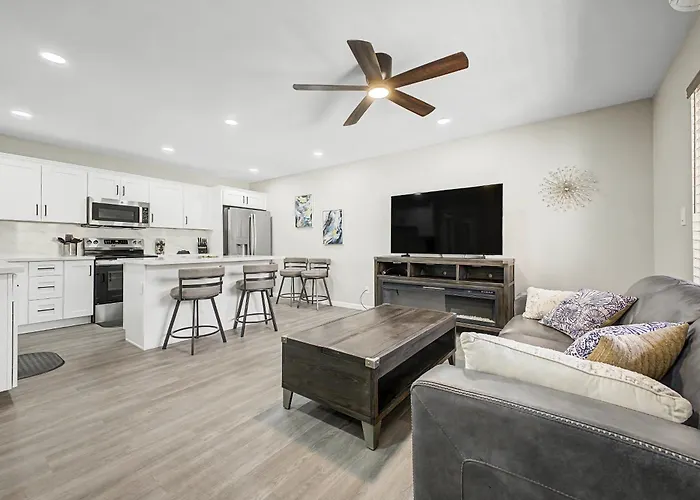 Pool & Hot Tub Access! Superstition Mtn Condo