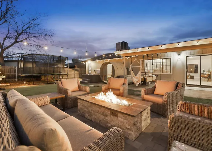 Private Spa Estate: Hot Tub Sauna Cold Plunge Game Room 3Br Sleeps 8