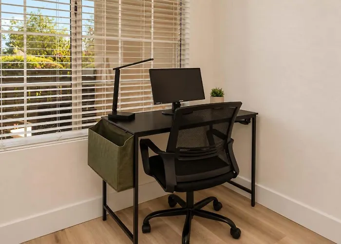 Scottsdale Retreat - 2Br Resort Condo With Pool And Gym