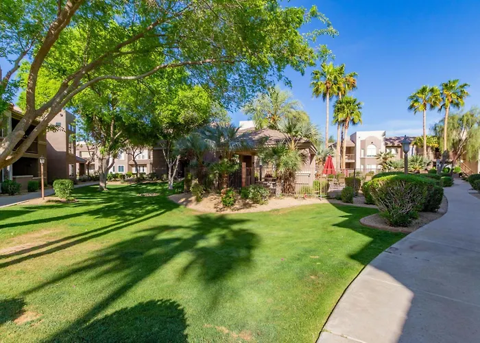 Cordillera Condo: Pools Hot Tubs Racquetball Patio Retreat