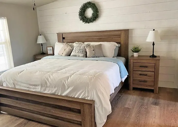 The Lakehouse - A Peaceful Escape