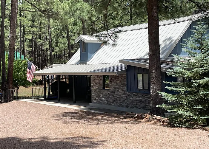 Mountain Retreat In Forest Lakes