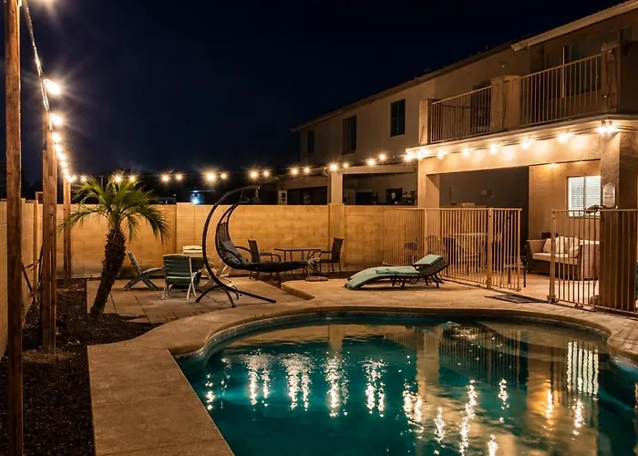 Luxurious Retreat. Free Htd Pool Outdoor Fun