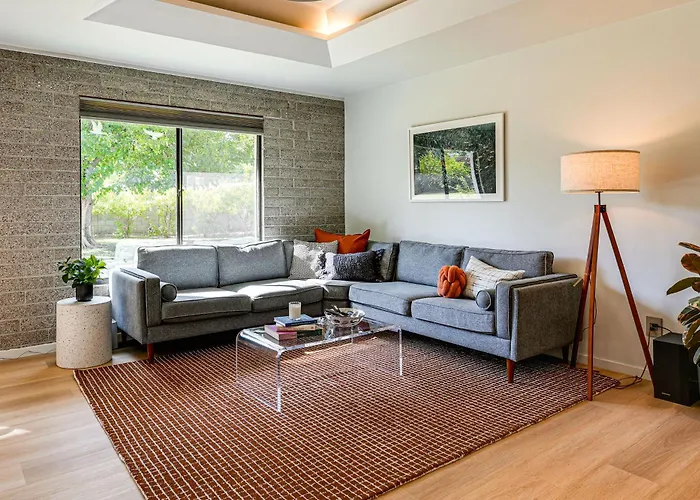 1 Mi To Dtwn & Mill Avenue! Home W/ Outdoor Oasis