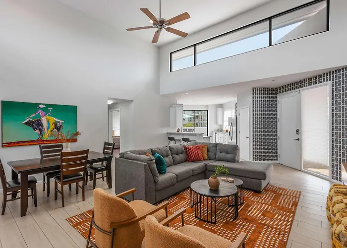 Zeta - Private Balcony - In Old Town Scottsdale