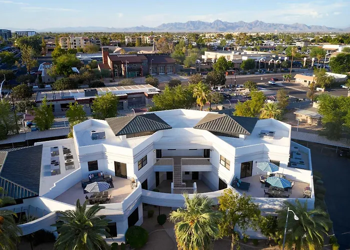 Lyra - Dual Retreat - In Old Town Scottsdale