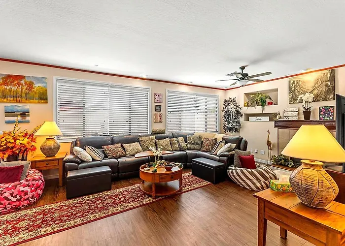 Surprise Oasis, Pool, Gym & Workspace, Sleeps 6