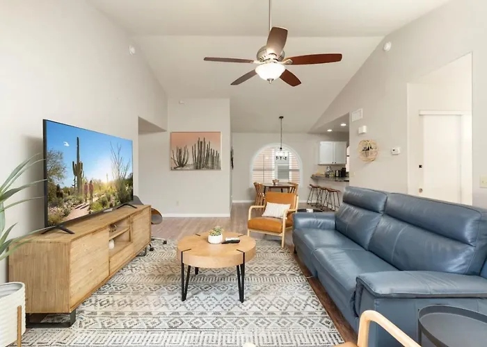Modern Home Near Westgate Community Pool Access