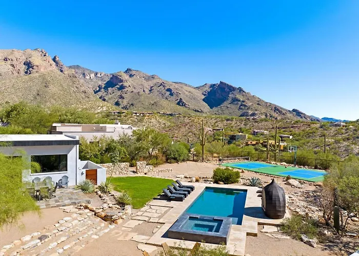 Catalina Clubhouse Pool Spa Pickleball Basketball Court