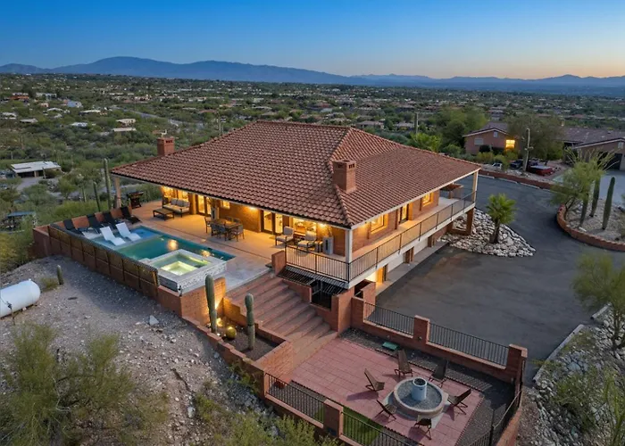 Foothills Hilltop • Pool • Spa • Gym • 360° Views