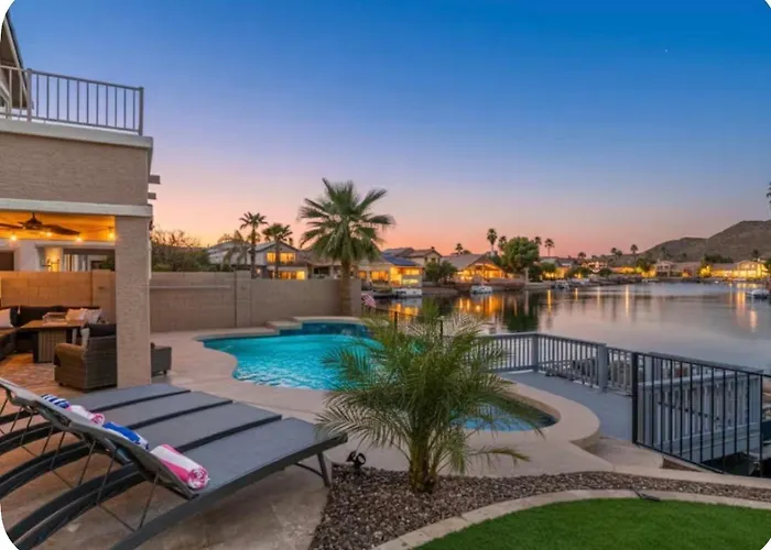 Lakefront Retreat Free Heated Pool Game Room