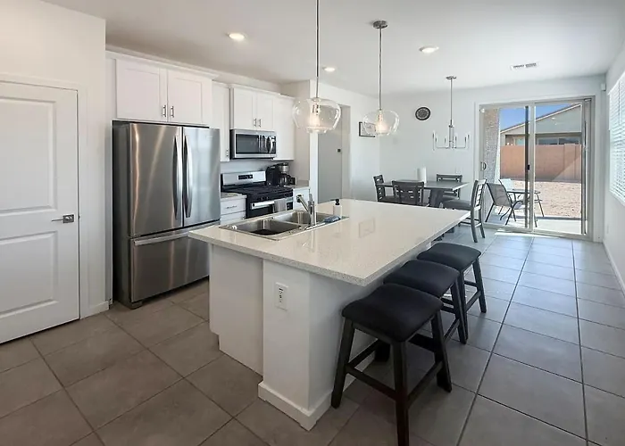 Modern 3Br Casa Grande Retreat Pool Access I-10