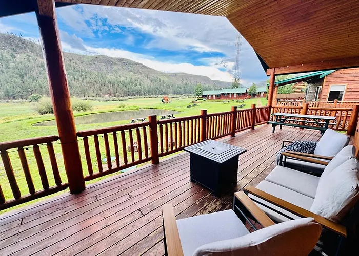 Cozy Greer Retreat Pond, Meadow & Mountain Views