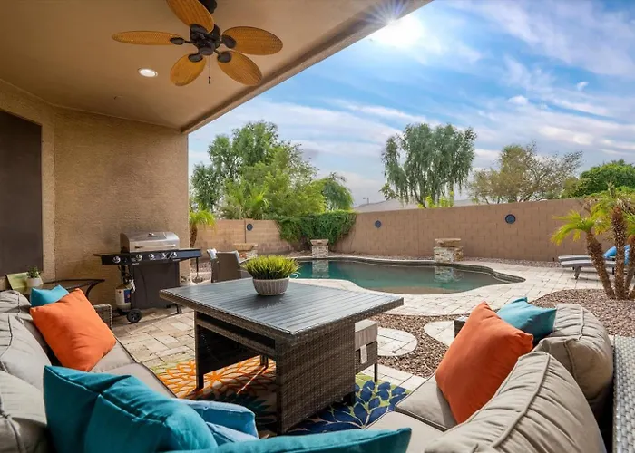 4-Br Home With A Private Heated Pool