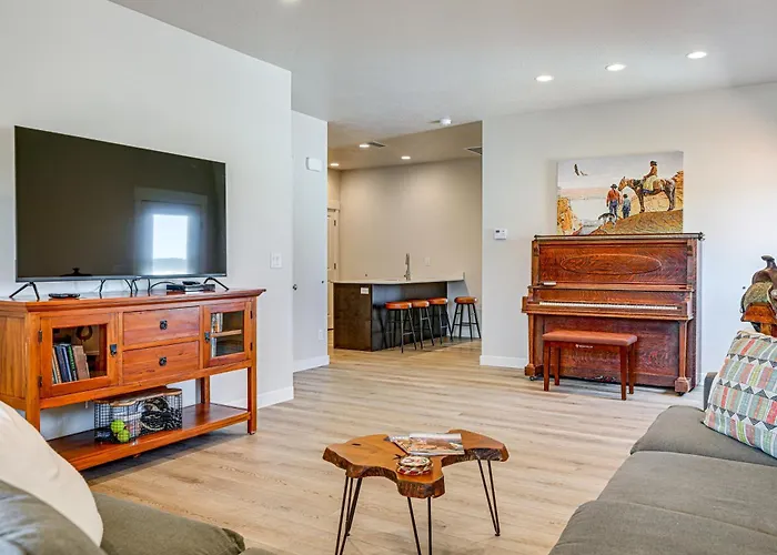 Explore Glen Canyon/Lake Powell! Red River Retreat