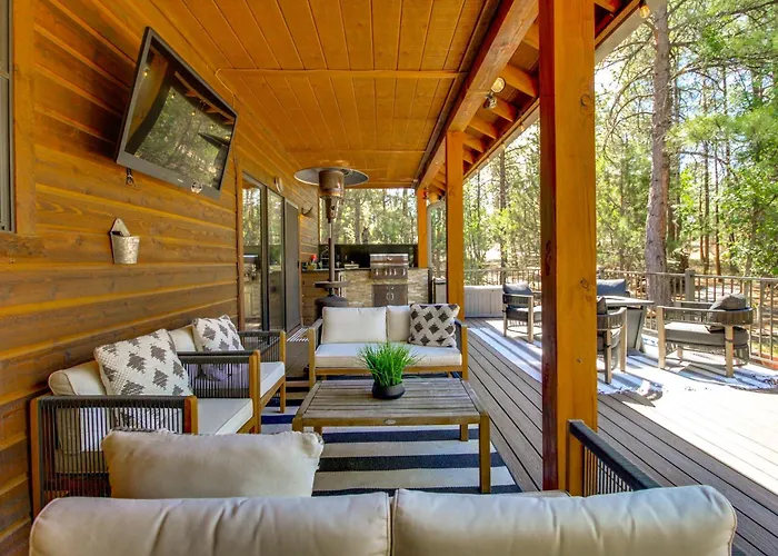 Outdoor Oasis W/ Fire Pit & Grill! Torreon Escape