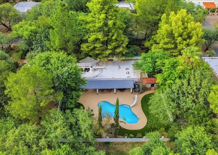 Golf & Pool Oasis Retreat