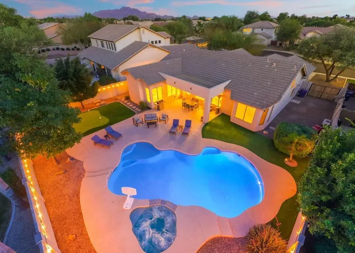 The Thirsty Cactus | Heated Pool, Spa & Games