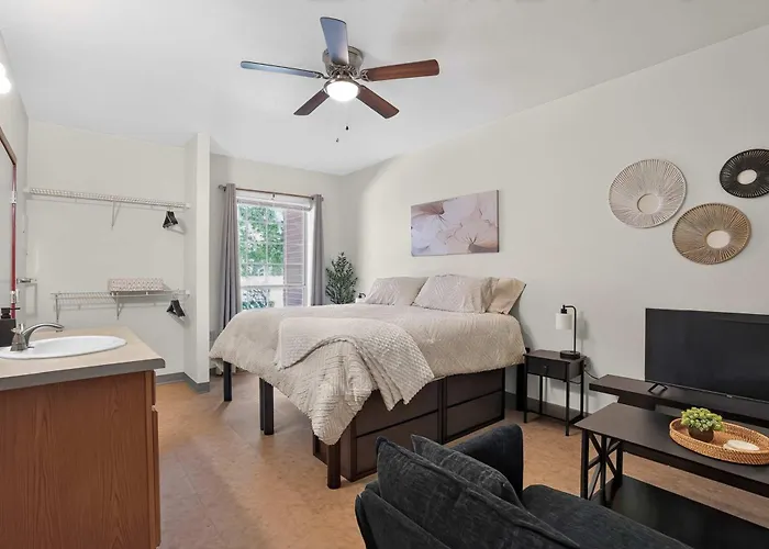 Modern King Suite - Steps From Uat And Near Asu