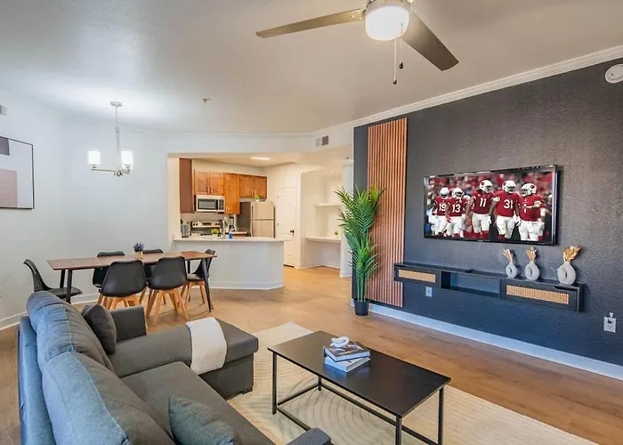 Near State Farm Stadium With Pool Gym Balcony Wd