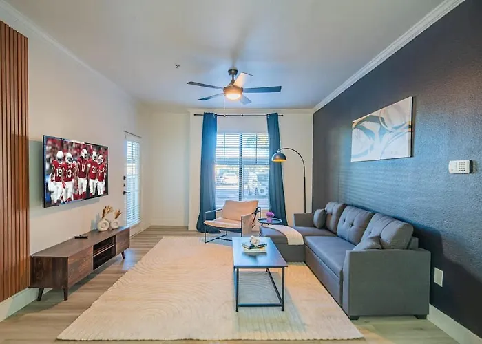 Close To Westgate Stadium With Pool Parking Gym Wd
