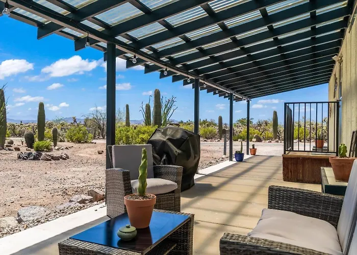 Cozy Desert Hideaway