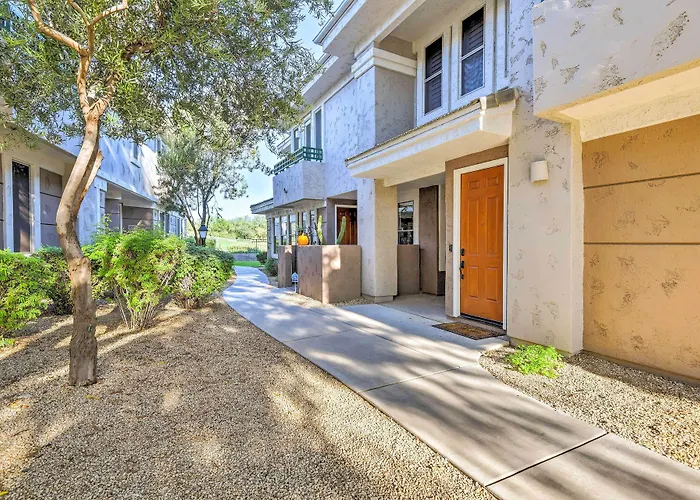 Pool, Balcony & Golf Course Views: Scottsdale Gem