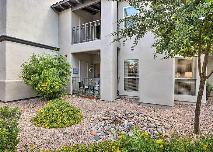 Bright Scottsdale Condo W/ Patio: 8 Mi To Old Town