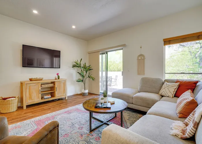 Tucson Foothills Oasis Near Hiking Trails!