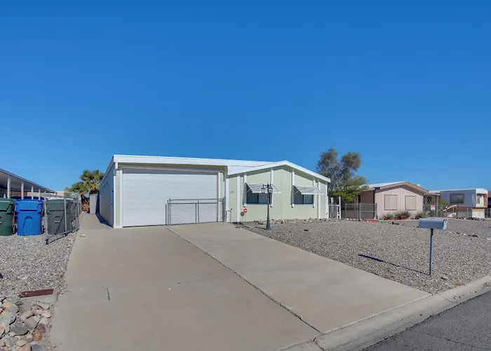 Bullhead City Home W/ Fire Pit - Walk To Co River!