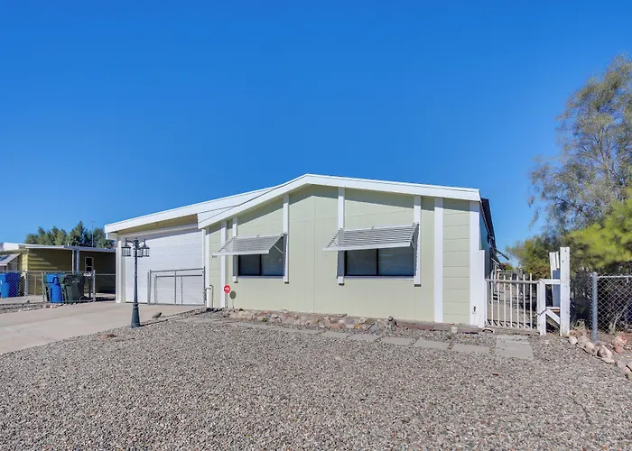 Bullhead City Home W/ Fire Pit - Walk To Co River!