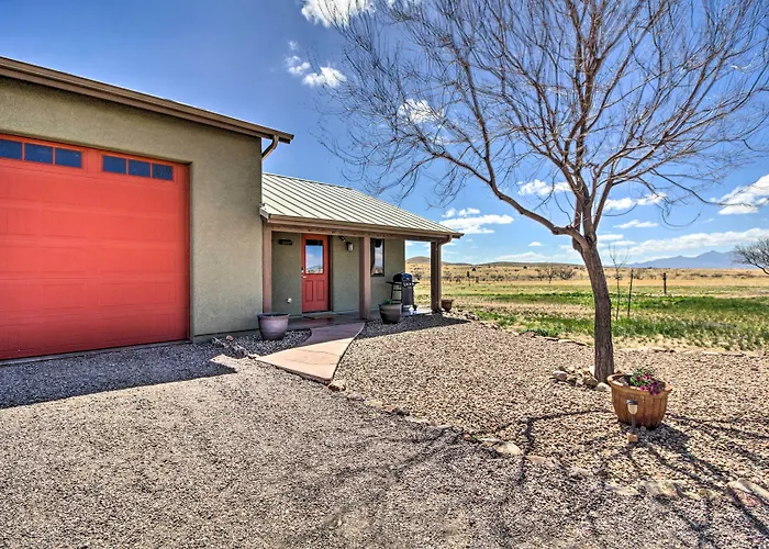 Cozy Elgin Casita W/ Gas Grill: Pets Welcome!