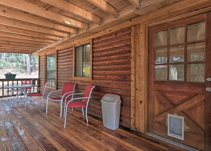 Updated Strawberry Family Cabin W/ 2 Private Decks