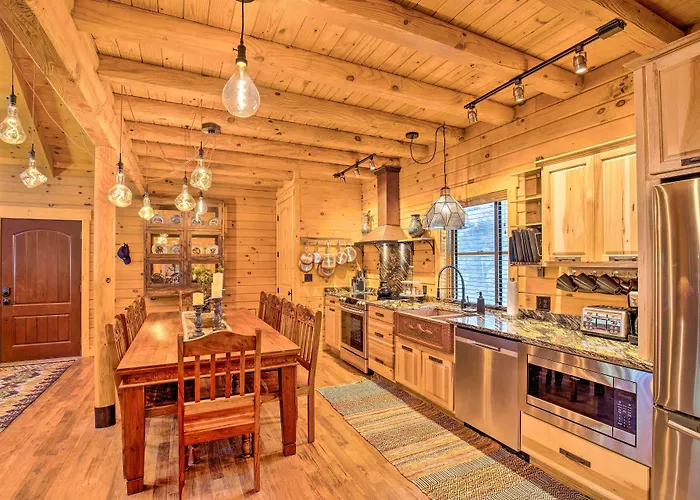 Luxury Mountain Cabin W/ Furnished Deck + Views!