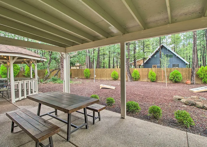 Cozy Pinetop Retreat W/ Yard & Heated Gazebo!