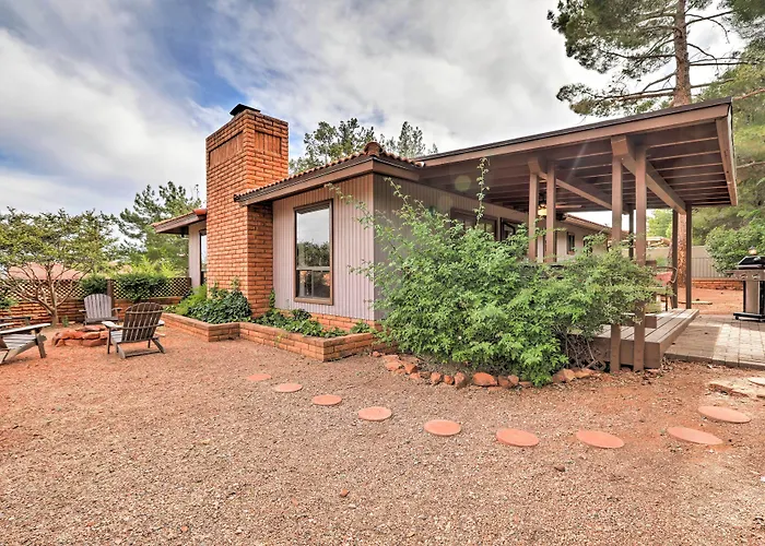 Red Rock Views: Modern Sedona Home
