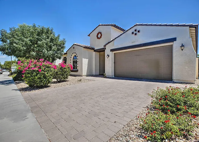 Modern Azure Home W/ Beautiful Patio, Pool & Spa!