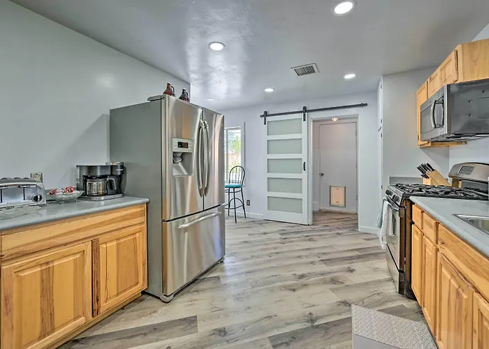Stylish 'Basecamp 6850' Near Downtown Williams!