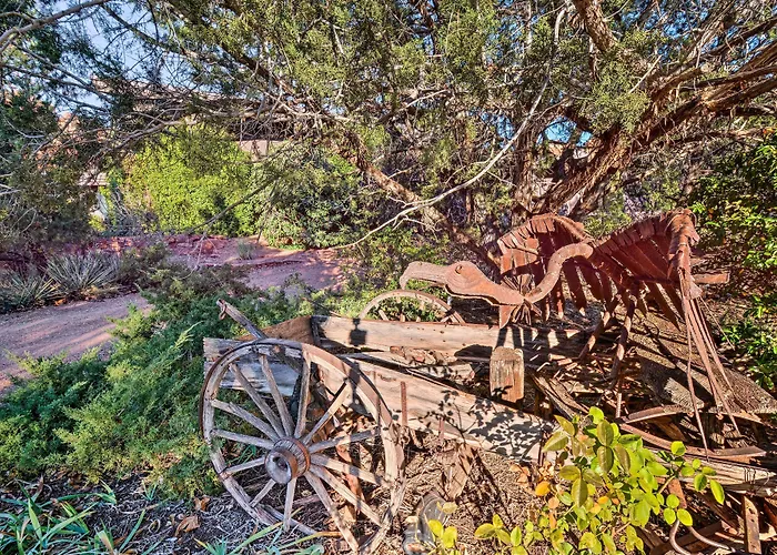 2 Acres & Red Rock Views: Sedona Casita!