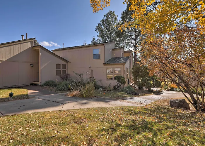 Flagstaff Townhome W/ View, Country Club Amenities