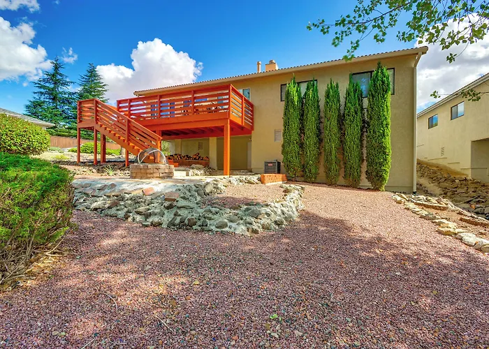 Mountain-View Deck: Pet-Friendly Home In Prescott