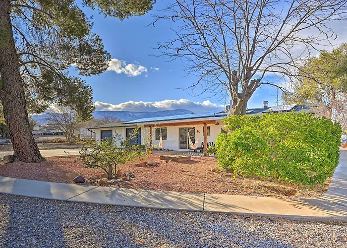 Pet-Friendly Gem W/ Treehouse: 20 Mi To Sedona