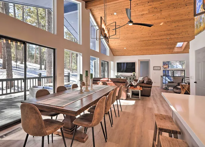 Mtn-View Cabin W/ Game Room & Deck In Flagstaff