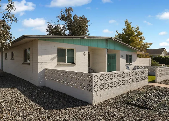 Spacious 2Br Condo, Steps To Downtown Gilbert, King Bed & Laundry