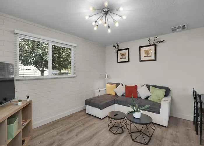Spacious 2Br Condo, Steps To Downtown Gilbert, King Bed & Laundry