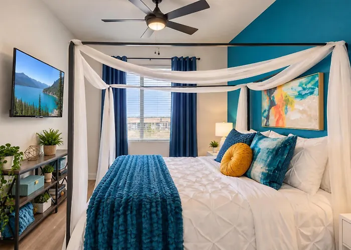 Near Kierland Pool & Hot Tub Summer Escape